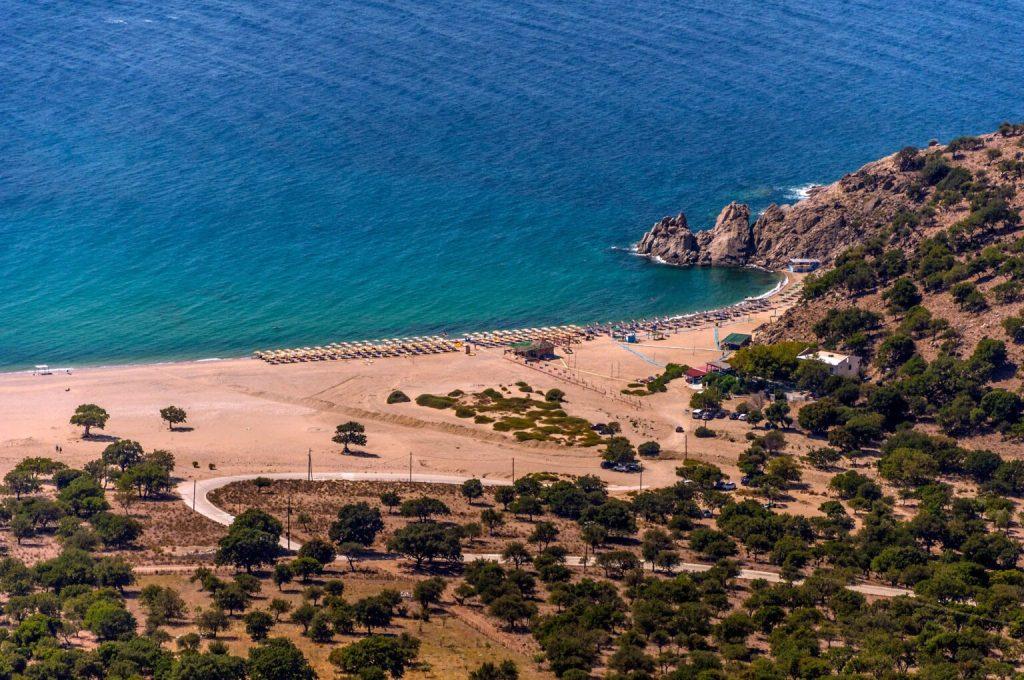 Η γνωστή παραλία Παχιά Άμμος στη Σαμοθράκη/Photo: Shutterstock