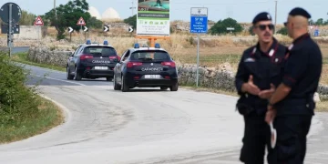 Iταλοί καραμπινιέροι AP Photo/Gregorio Borgia